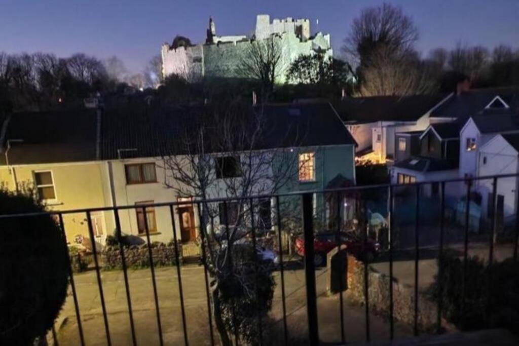 Castle View - Flat In Mumbles - Free Parking Apartment Oystermouth Exterior photo
