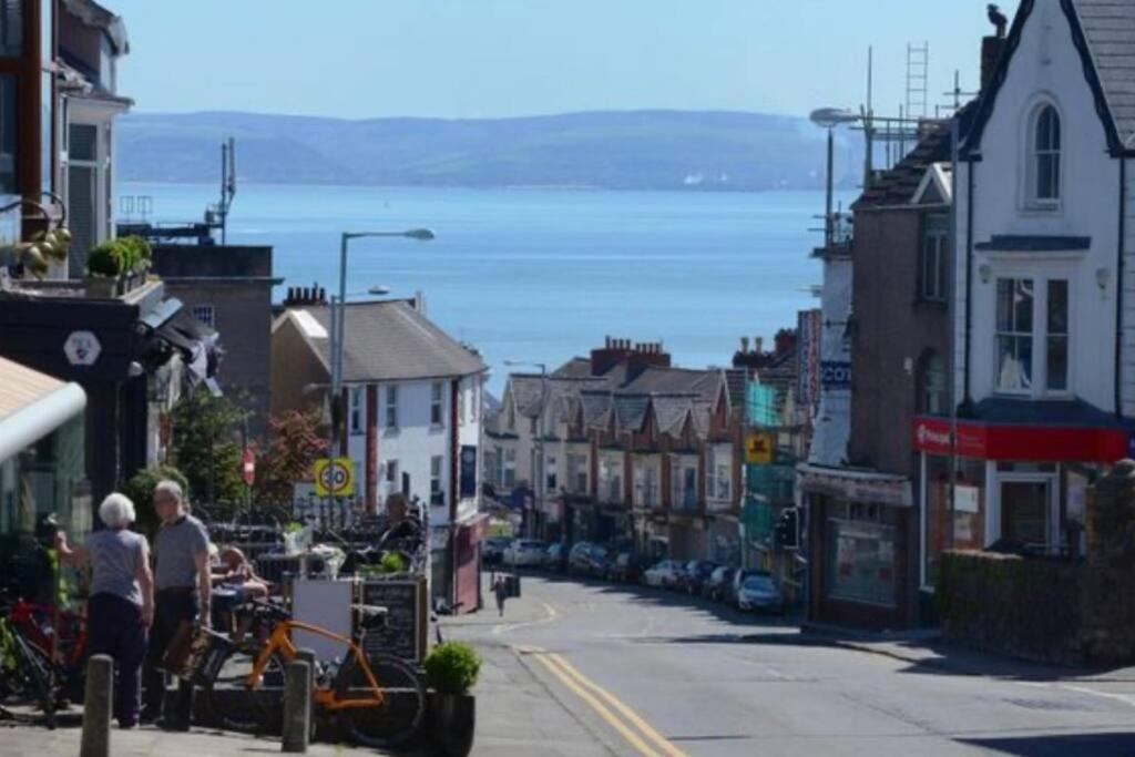 Castle View - Flat In Mumbles - Free Parking Apartment Oystermouth Exterior photo