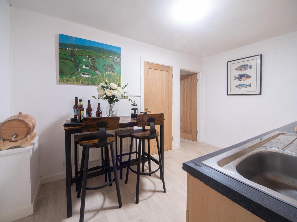 Castle View - Flat In Mumbles - Free Parking Apartment Oystermouth Exterior photo
